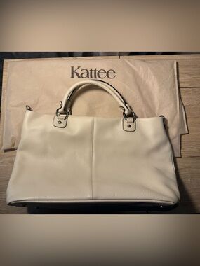 Kattee handbag Cream Leather Top-Handle Tote - Never Used